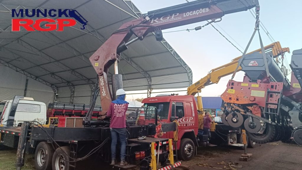 Home 1 Munck RGP Ribeirão Preto é uma empresa especializada em soluções logísticas e locação de equipamentos para movimentação de cargas pesadas e armazenagem.